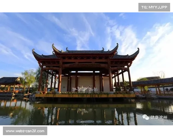 滨州赛职业组与业余组起终点设于黄河三角洲交易中心广场全程赛事盛况解析